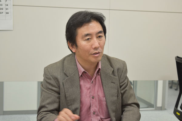 写真：日本トイザらス株式会社　eコマース本部 シニア・ディレクター　西原 慎祐 氏